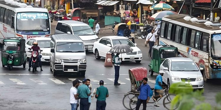 ট্রাফিক আইন ভাঙলেই যাচ্ছে অটো নোটিশ, জারি হতে পারে গ্রেপ্তারি পরোয়ানাও
