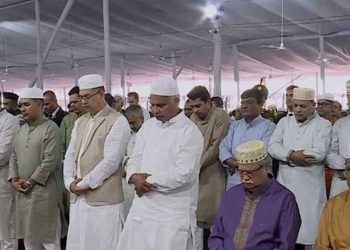 ঈদের প্রধান জামাতে নামাজ আদায় করলেন রাষ্ট্রপতি ও প্রধানমন্ত্রী