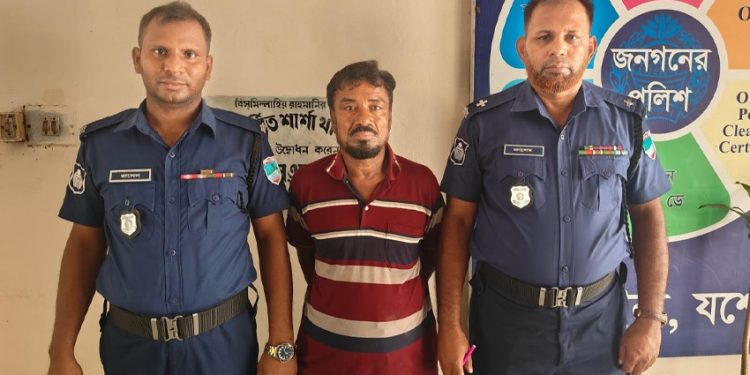 ছেলের বউকে ধর্ষণের অভিযোগে শ্বশুর আটক