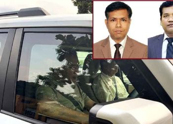 প্রধানমন্ত্রী বেরিয়ে দেখলেন রাস্তায় কোরবানির বর্জ্য, দুই কর্মকর্তা বরখাস্ত