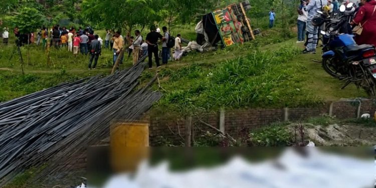 ১৮০০ টাকা বাঁচাতে ৯ বন্ধু উঠেছিলেন ট্রাকে, দুর্ঘটনায় পথে হারালেন প্রাণ