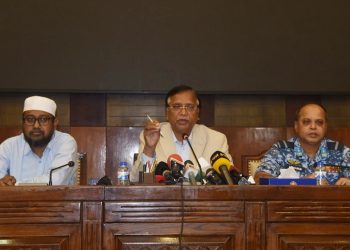 ১০০ টাকার বেশি ময়লার বিল নিলে লাইসেন্স বাতিল : ডিএসসিসি প্রশাসক