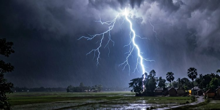 বজ্রপাতে এক সপ্তাহে ৭১ জনের মৃত্যু