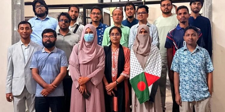 ভিপি সাদিক কায়েমের নেতৃত্বে চীন সফরে ডাকসুর ১৫ নেতা