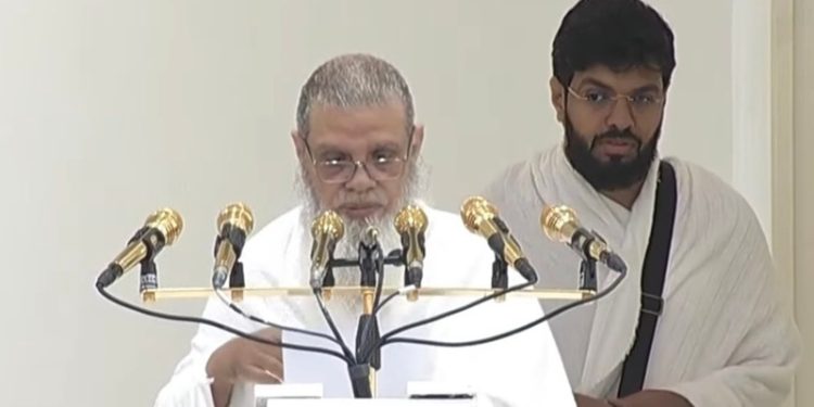 আরাফাতের ময়দানে পবিত্র হজের খুতবা শুরু