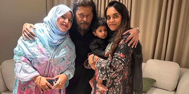 সাবেক ও বর্তমান দুই স্ত্রী’র সঙ্গে জেমসের ঈদ উদযাপন