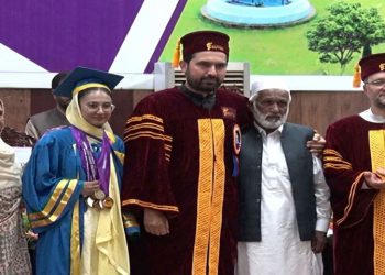 দর্জির মেয়ের গলায় ১৭টি স্বর্ণপদক, এমবিবিএস-এ গড়লেন নতুন ইতিহাস