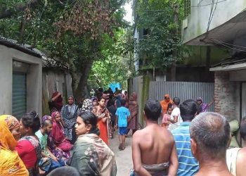 ঘুমন্ত স্বামীর গোপনাঙ্গ কেটে দিলেন স্ত্রী