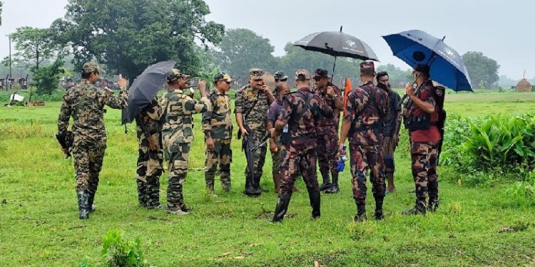 ‘আপনারা গুলি করলে আমরা কি বসে থাকবো?’ বিএসএফকে বিজিবি
