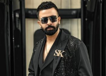 জোড়া সুখবর দিলেন শাকিব খান