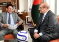 বাংলাদেশের শিক্ষার্থীদের ১ হাজার ফুটবল উপহার দিল পাকিস্তান