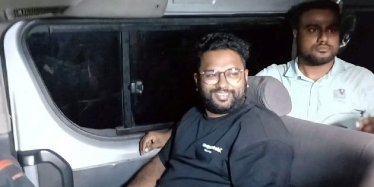 আটকের পর মধ্যরাতেই এমপিপুত্র সজীবকে ছেড়ে দিলো ডিবি