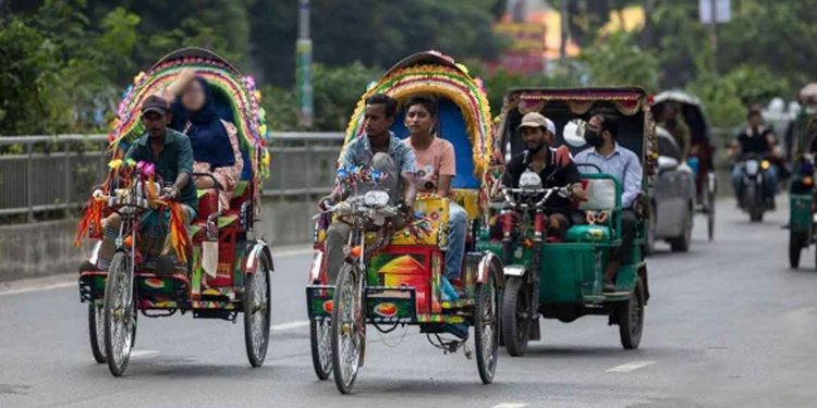 অবশেষে ঢাকার সড়ক থেকে সরতে যাচ্ছে অটোরিকশা