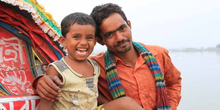 আজ বিশ্ব বাবা দিবস