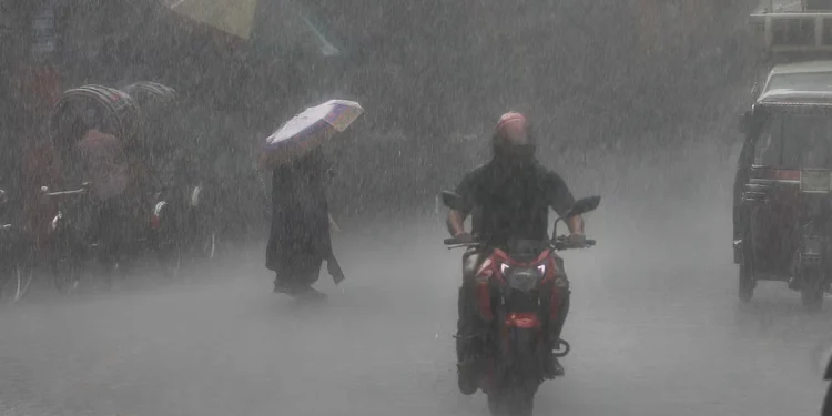 দেশের ৩ বিভাগে অতি ভারি বর্ষণের শঙ্কা