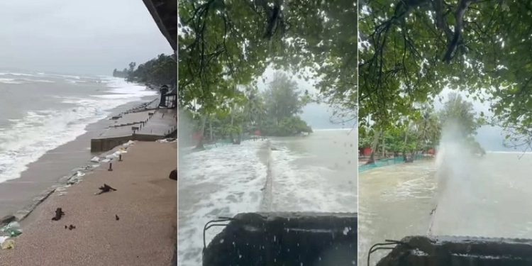 জোয়ারের পানিতে প্লাবিত সেন্টমার্টিন, আতঙ্কে দ্বীপবাসী