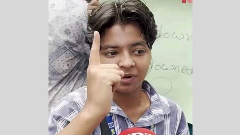 ১২ কোটি শিক্ষার্থীর দায়িত্ব নিয়েছি বলে ভাইরাল সেই ছাত্রী মাইলস্টোনের কেউ নন