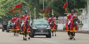 বঙ্গবভনে ভারপ্রাপ্ত রাষ্ট্রপতি, গার্ড অব অনার প্রদান