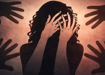 স্কুলছাত্রীকে দফায় দফায় তুলে নিয়ে ধর্ষণ, অতঃপর