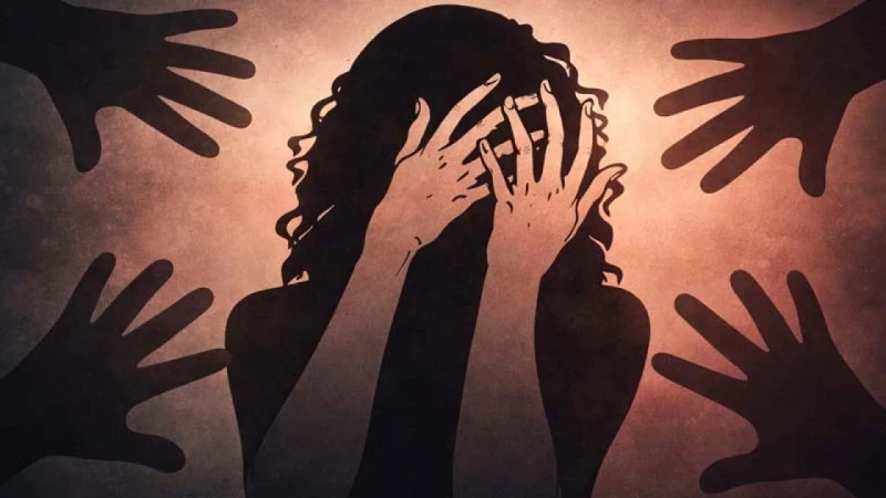 স্কুলছাত্রীকে দফায় দফায় তুলে নিয়ে ধর্ষণ, অতঃপর