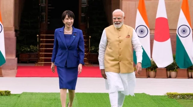 জাপানের প্রধানমন্ত্রীকে ‘ছোট বোন’ বানালেন মোদি