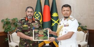 সেনা প্রধানের সঙ্গে সৌজন্য সাক্ষাৎ: অবসরে যাচ্ছেন নৌবাহিনী প্রধান
