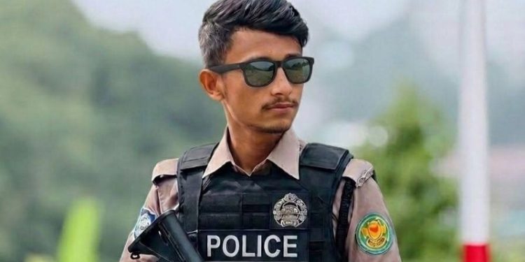 ‘তোমার অভাবেই শেষ হয়ে গেলাম’— আত্মহত্যার আগে ফেসবুক পোস্টে পুলিশ সদস্য