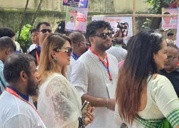 এফডিসিতে চলছে শিল্পী সমিতির নির্বাচনের ভোটগ্রহণ