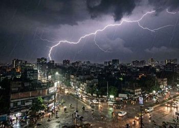 ঢাকাসহ ২০ জেলায় ঝড় ও বজ্রবৃষ্টির শঙ্কা