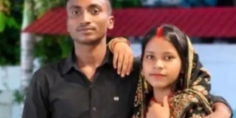 খাবার দিতে দেরি হওয়ায় ভাবির মাথা কেটে গাছে ঝুলালেন যুবক