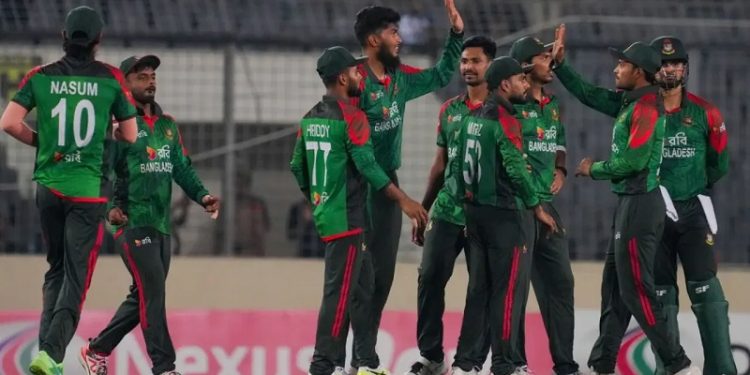 বাংলাদেশ দলকে জরিমানা করল আইসিসি