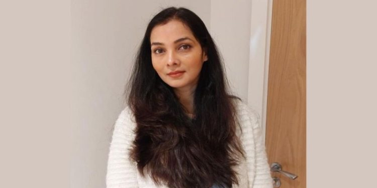 পাকিস্তানি শুনে ক্ষুধার্ত সহযাত্রীকে খাবার দিলেন না ভারতীয় লেখিকা!