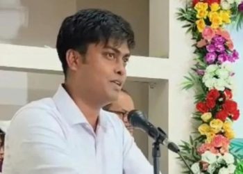 ৩ মিনিটের বক্তব্যে বাণিজ্যমন্ত্রীকে ৮৬ বার ‘স্যার’ বললেন কৃষি কর্মকর্তা