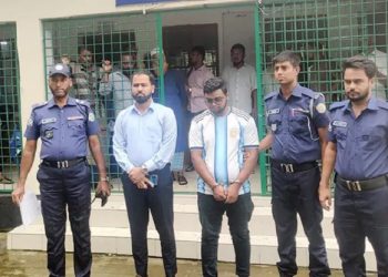পটুয়াখালীতে ভূমি অফিসে অভিযান, আর্জেন্টিনার জার্সি পরা দালালের ৩০ দিনের কারাদণ্ড