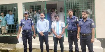 পটুয়াখালীতে ভূমি অফিসে অভিযান, আর্জেন্টিনার জার্সি পরা দালালের ৩০ দিনের কারাদণ্ড