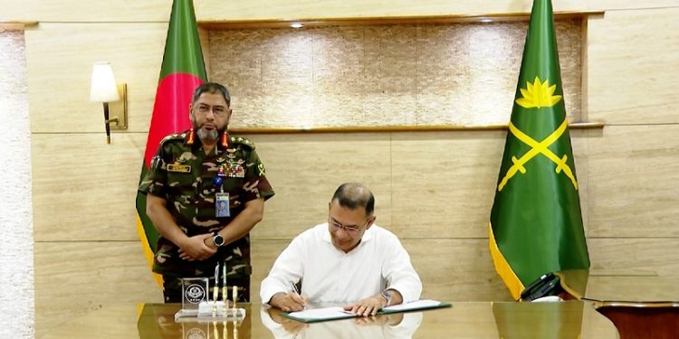 সেনা সদস্যদের পদোন্নতির ক্ষেত্রে রাজনৈতিক পছন্দের উর্ধ্বে থাকার আহ্বান প্রধানমন্ত্রীর