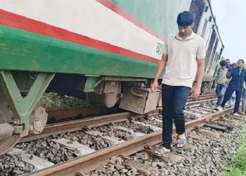 একতা এক্সপ্রেস লাইনচ্যুত, উত্তরাঞ্চলের রুটে ট্রেন চলাচল বন্ধ