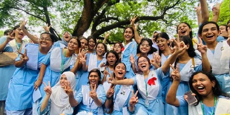 এসএসসির ফল প্রকাশ, পাশের হার ৬২.২৫ শতাংশ