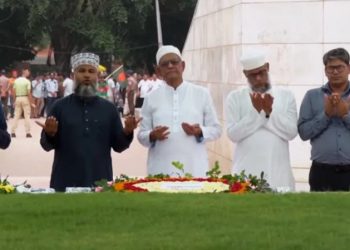 জিয়াউর রহমান ও খালেদা জিয়ার সমাধিতে শ্রদ্ধা জানালেন নবনির্বাচিত রাষ্ট্রপতি