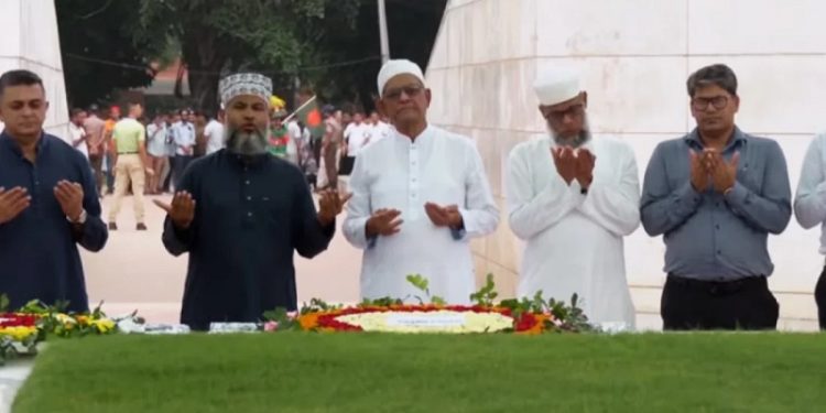 জিয়াউর রহমান ও খালেদা জিয়ার সমাধিতে শ্রদ্ধা জানালেন নবনির্বাচিত রাষ্ট্রপতি