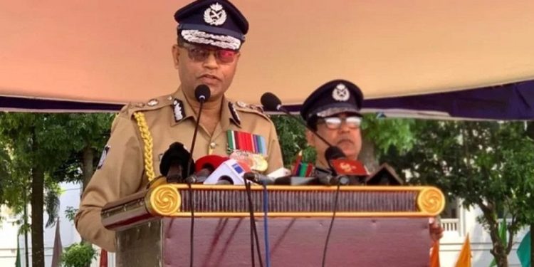জনগণকে নিয়ে অপরাধ দমনের জন্য পুলিশ কর্মকর্তাদেরকে নির্দেশ আইজিপির