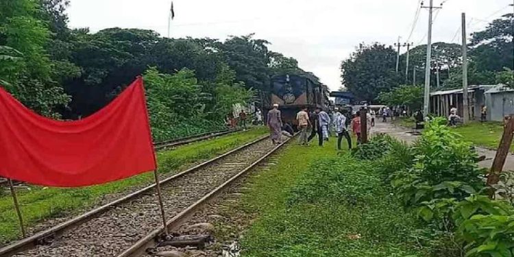 ঢাকা-ময়মনসিংহ রেলপথে ট্রেন চলাচল বন্ধ
