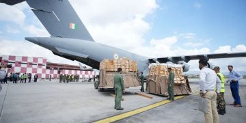 অবশেষে বিদেশি উদ্ধারকারী দলকে অনুমতি দিলো নেপাল