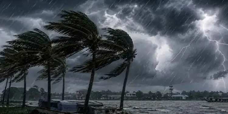 দুপুরের মধ্যে ৩ অঞ্চলে বজ্রবৃষ্টির পূর্বাভাস