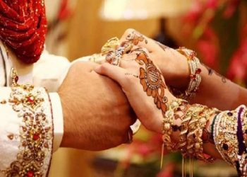 বিয়ে করলেই পাওয়া যাবে ৫ লাখ টাকা