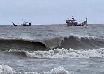 বঙ্গোপসাগরে লঘুচাপ, সমুদ্রবন্দরে ৩ নম্বর সতর্ক সংকেত