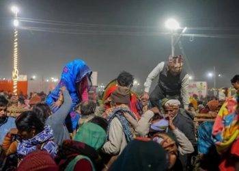 গুজবে হুড়োহুড়ি, ভারতে মন্দিরে পদদলিত হয়ে ৭ জনের মৃত্যু