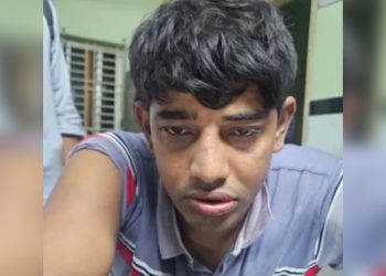 শিক্ষার্থীর মাকে বাড়িতে ডেকে ধর্ষণ, শিক্ষক গ্রেপ্তার