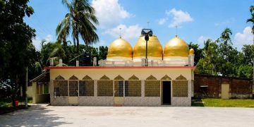 জঙ্গল পরিষ্কার করতে গিয়ে দেখা মিলল ৪০০ বছরের পুরোনো মসজিদ