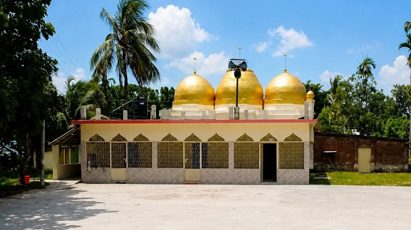 জঙ্গল পরিষ্কার করতে গিয়ে দেখা মিলল ৪০০ বছরের পুরোনো মসজিদ